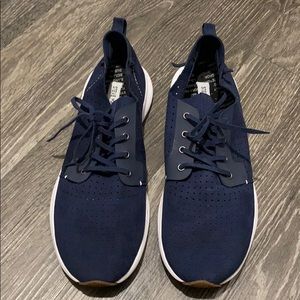 Steve Madden Suede tennis shoes